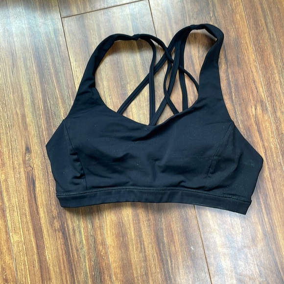 lululemon athletica Tops - Lululemon size 4 sport bra